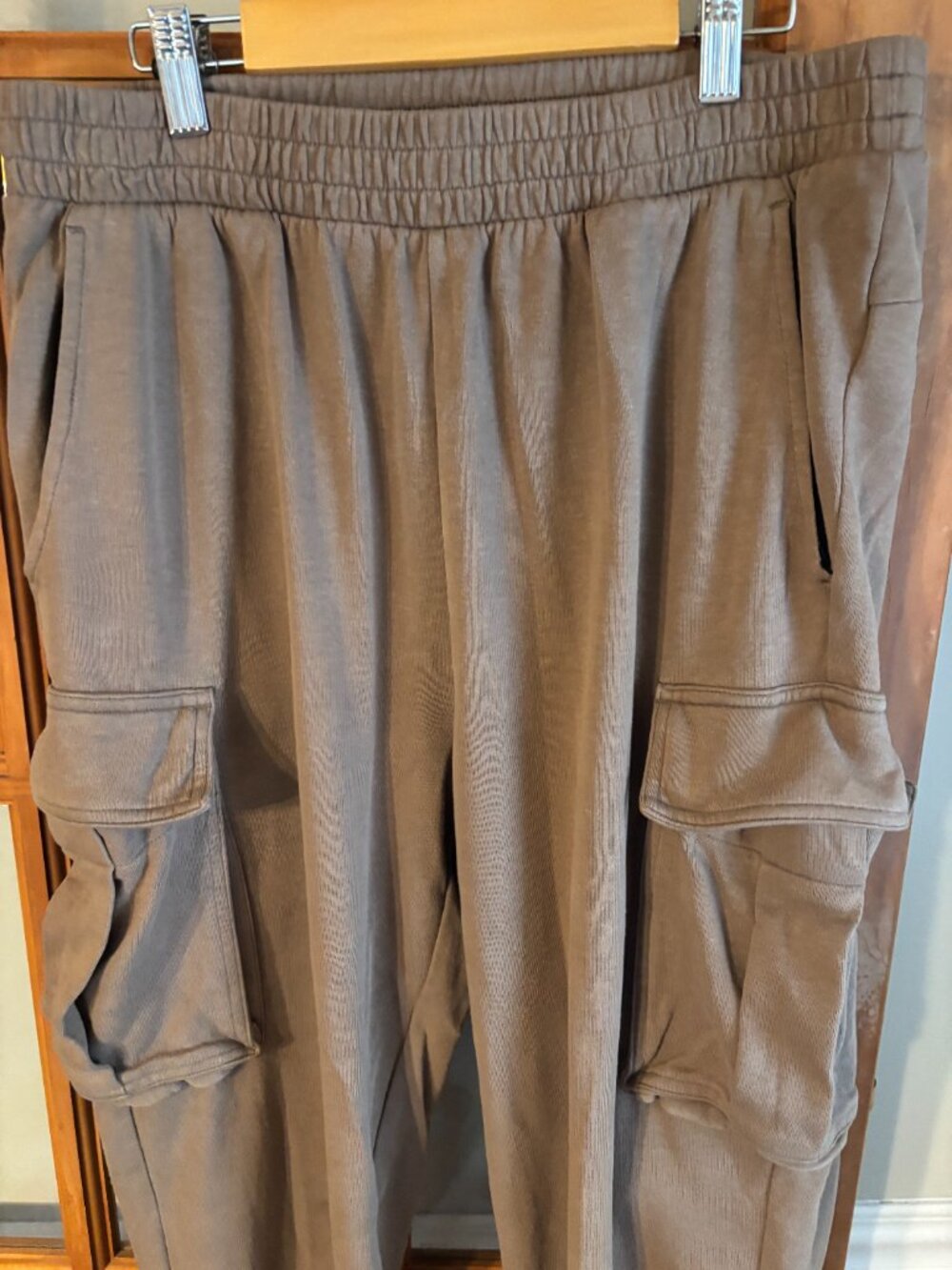 Gap Fit Men's Tan Cargo Jogger SZ: M - Picture 2 of 11